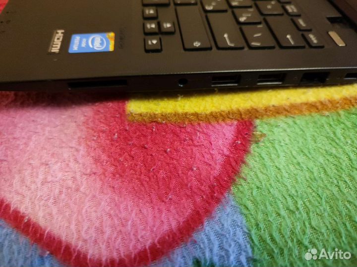 Сенсорный ноутбук Asus X200MA