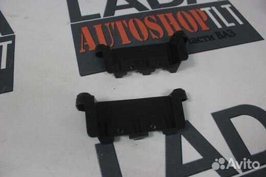 Кронштейны передних ручек дверей для Лада Приора