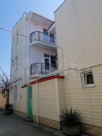 Дом 302,2 м² на участке 3 сот.