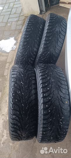 Yokohama Ice Guard Stud IG55 215/65 R16