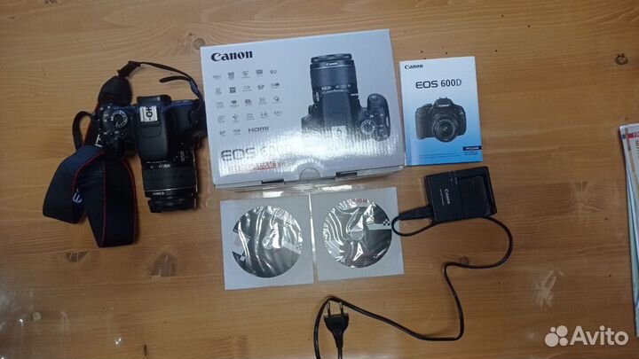 Зеркальный фотоаппарат Сanon 600d