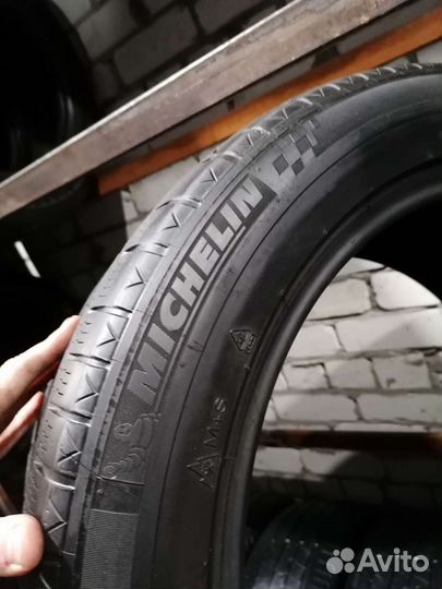 Michelin Alpin 2 255/45 R18