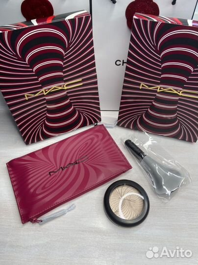 MAC Лимитированный набор для макияжа Хайлайтер