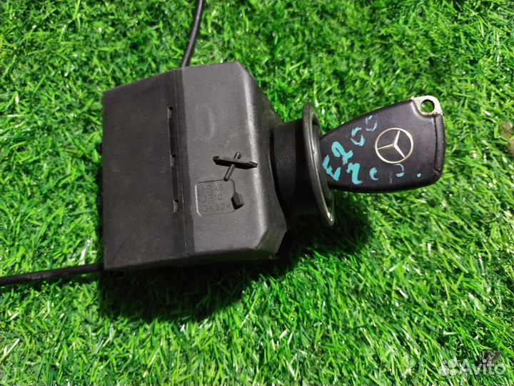 Замок зажигания Mercedes-Benz E-Class