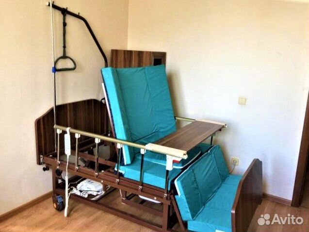 Медицинская кровать для лежачих больных met