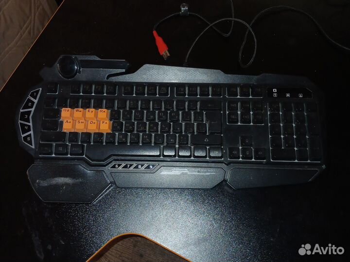 Игровая клавиатура Bloody с подсветкой