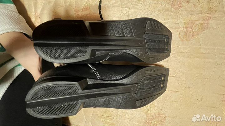 Лыжные ботинки