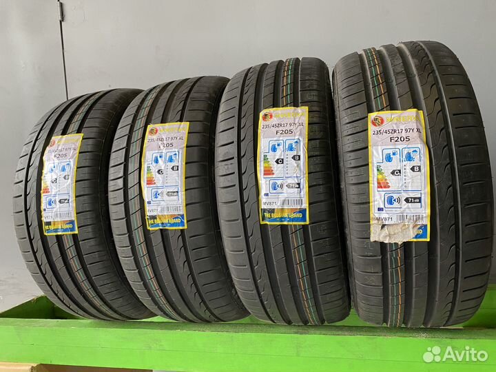 Minerva F205 235/45 R17