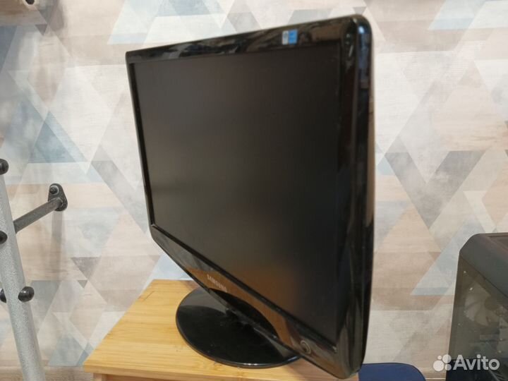 Монитор Samsung SyncMaster 2032bw