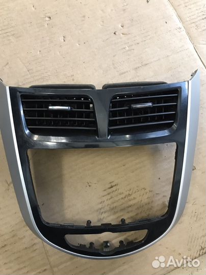 Рамка магнитолы Hyundai Solaris 1 (5479)