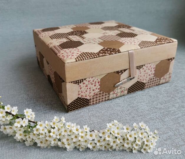 Шкатулка для украшений или рукоделия 18х18х7