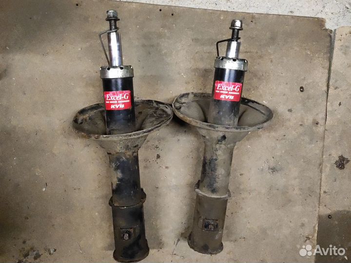 Амортизаторы kyb 334490.пара