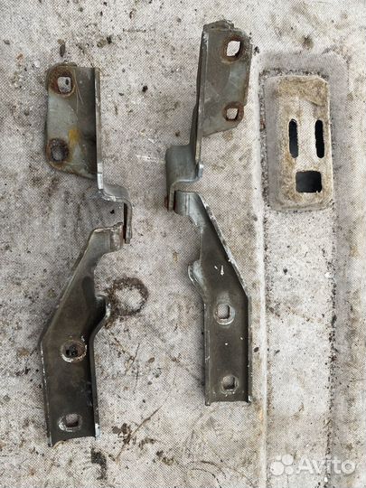 Петли капота priora 1