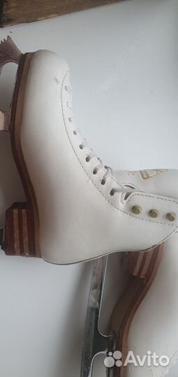Фигурные коньки jackson