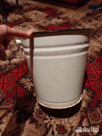 Эмалированное ведро