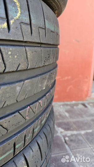 Pirelli P Zero PZ4 255/35 R20 и 275/35 R20 102Y