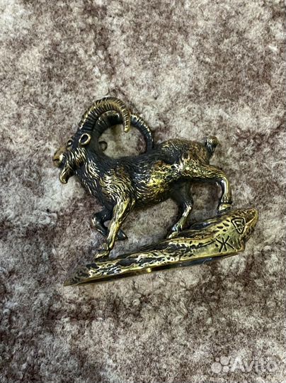 Бронзовая статуэтка