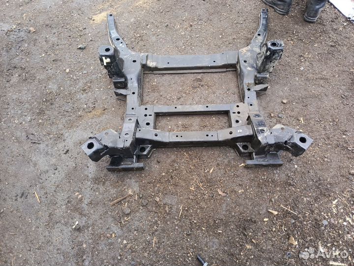 Передний подрамник Ford Explorer 6 2019-2023