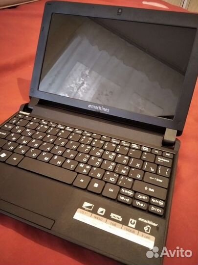 Нетбук eMachines