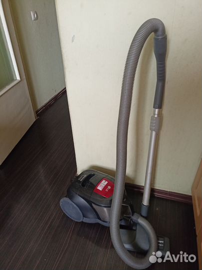 Пылесос LG 1600W. Под ремонт или на запчасти