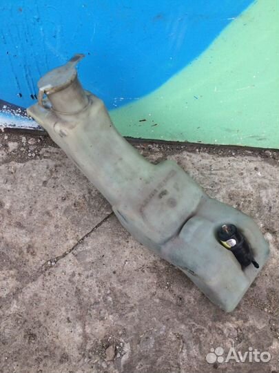 Бачок омывателя бмв е34