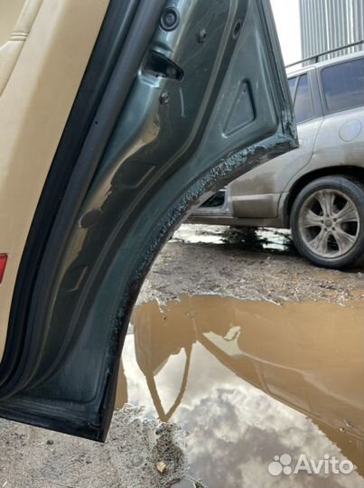 Задняя правая дверь Volkswagen Touareg 1