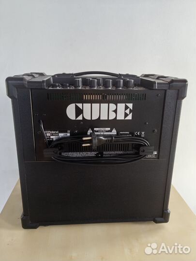 Комбоусилитель Roland Cube 20XL