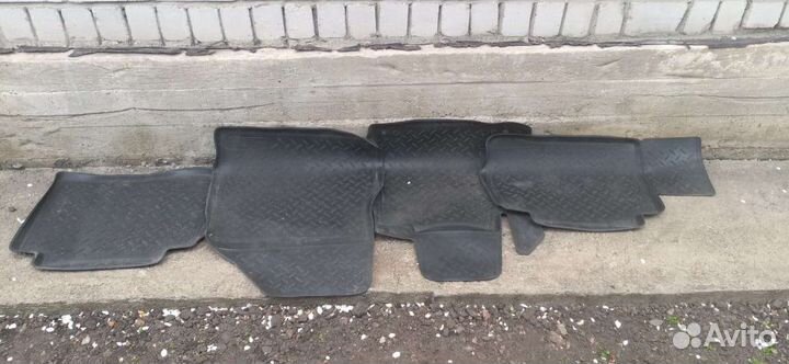 Продам коврики на Ниссан - Мурано