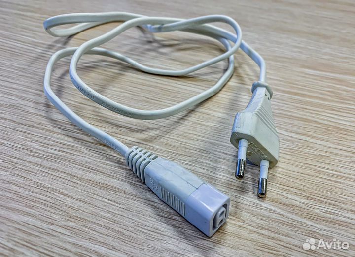 Провод с вилкой для лампы дневного света