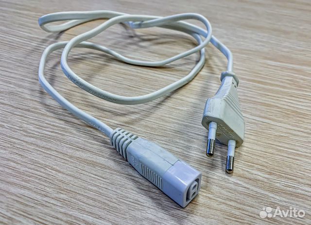 Провод с вилкой для лампы дневного света