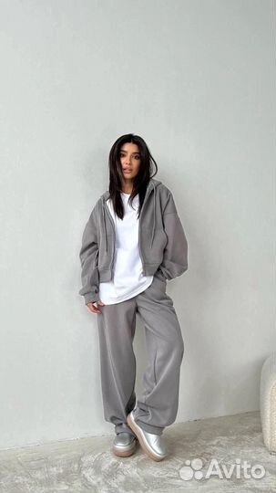 Спортивный костюм женский