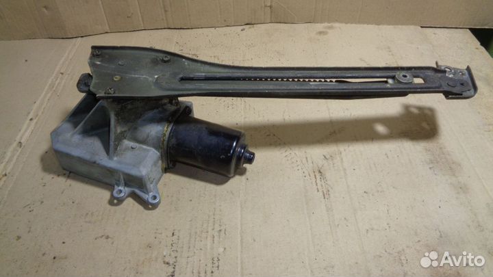 Механизм подъема двери багажника Nissan Armada