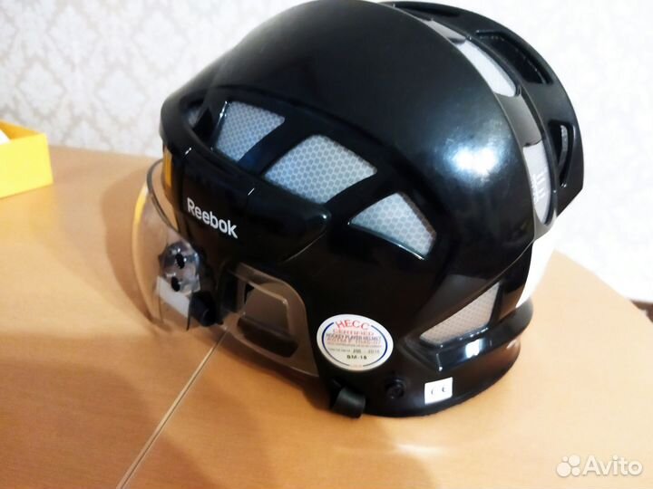 Шлем хоккейный reebok 6k