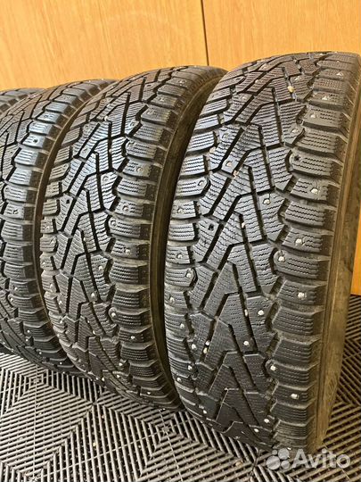 Pirelli Ice Zero 215/70 R16 104T