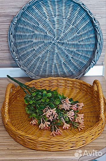 Плетёный поднос белый