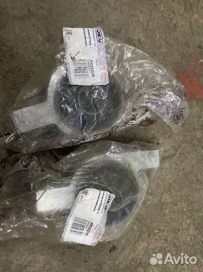 Сайленблок передней подвески М35, М45