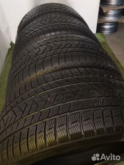 Pirelli Scorpion Winter 295/35 R21