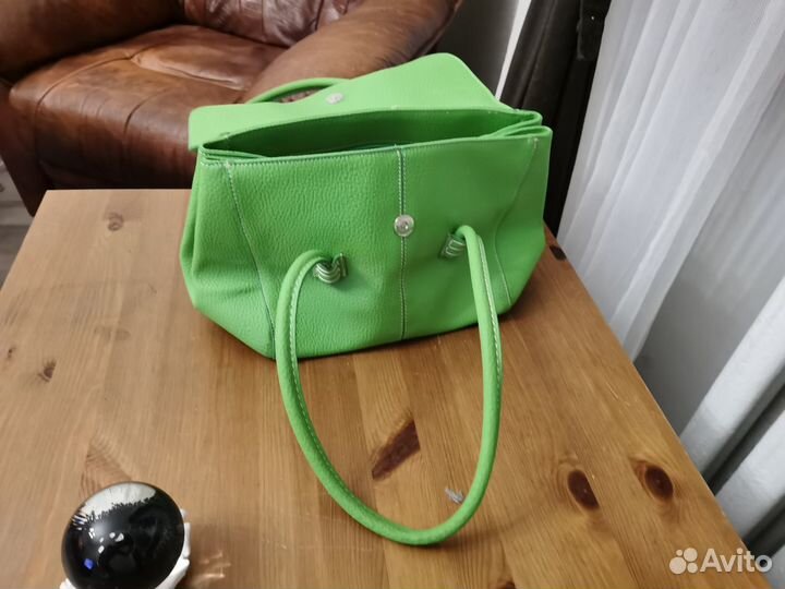 Продаю женскую сумку