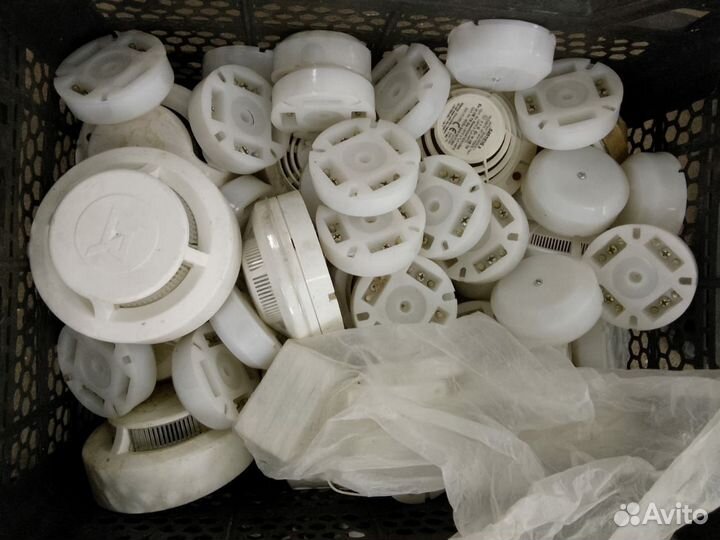 Речевой оповещатель и противопожар. датчики и др