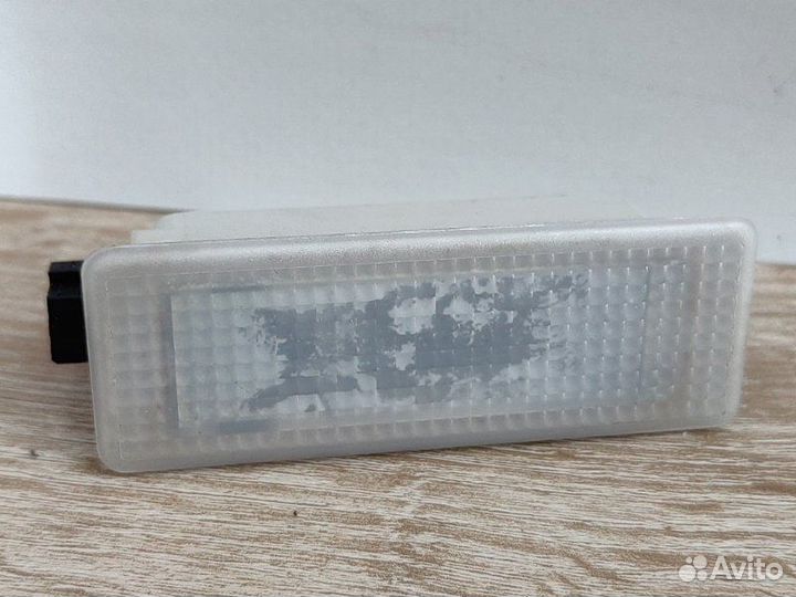 Плафон подсветки багажника задний левый Bmw X5 E70