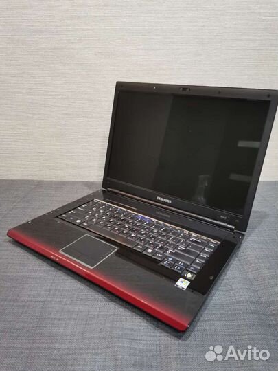 Ноутбук Samsung R560