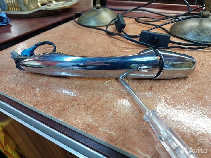 Ручка двери правая передней двери infiniti fx37