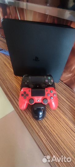 Игровая приставка ps4 slim 500