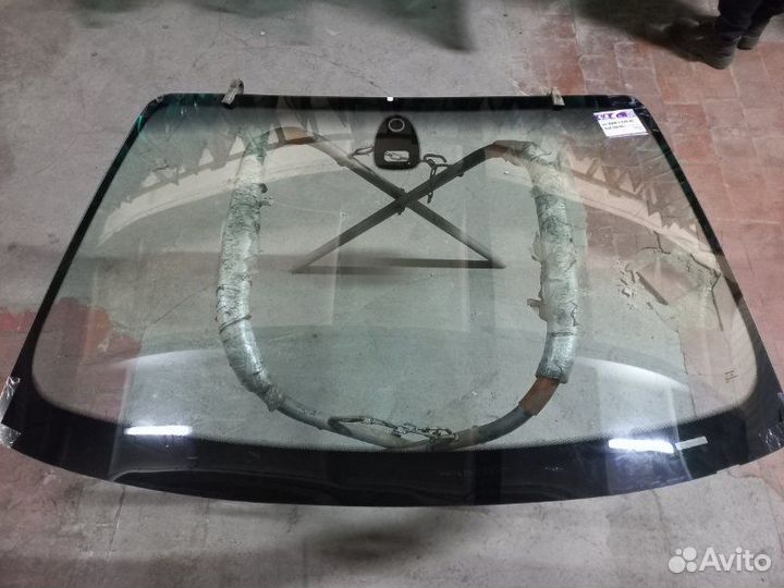 Стекло лобовое переднее Bmw 3-Series Е46 1998-2006