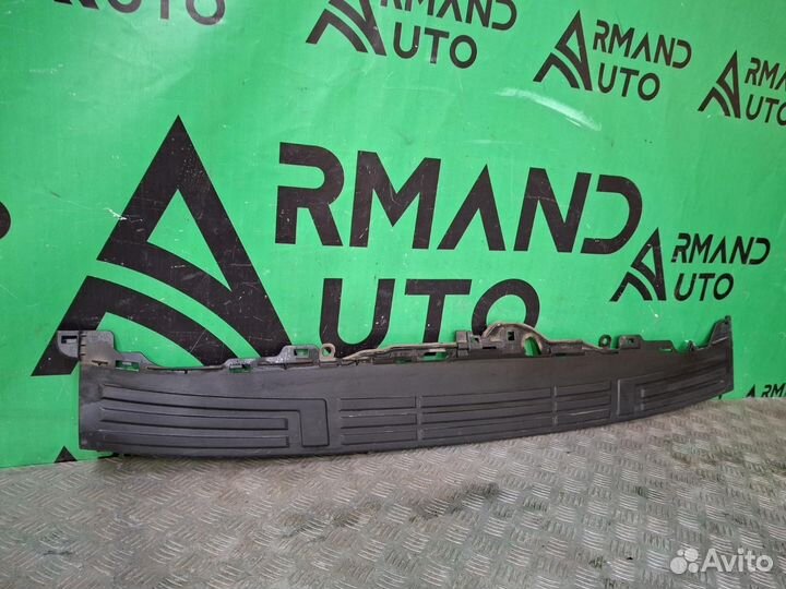 Накладка бампера верхняя задняя Toyota Land