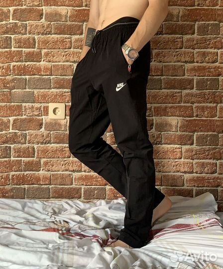 Спортивные штаны Nike (новые)
