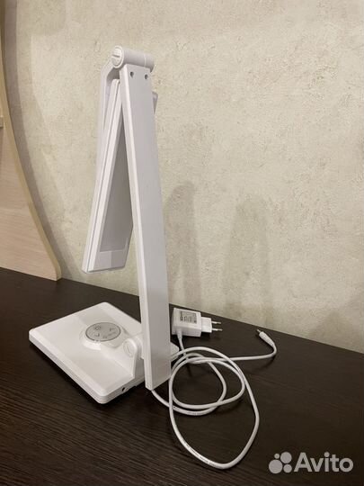 Лампа настольная