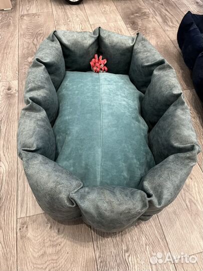 Лежанка для кошек и собак. Новая