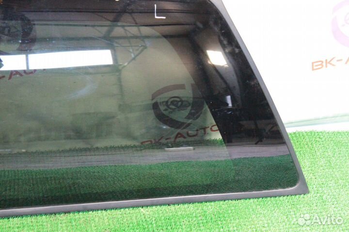 Заднее боковое стекло Chevrolet Suburban GMT800