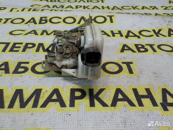 Замок двери передней правой Mitsubishi Pajero III